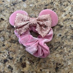 Minnie Mouse Scrunchie Pink